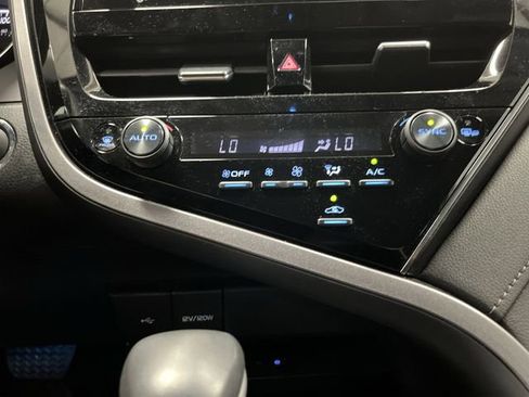 Used 2023 Toyota Camry XLE image 20