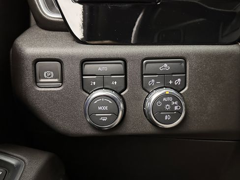 Used 2022 GMC Sierra 1500 Elevation image 19