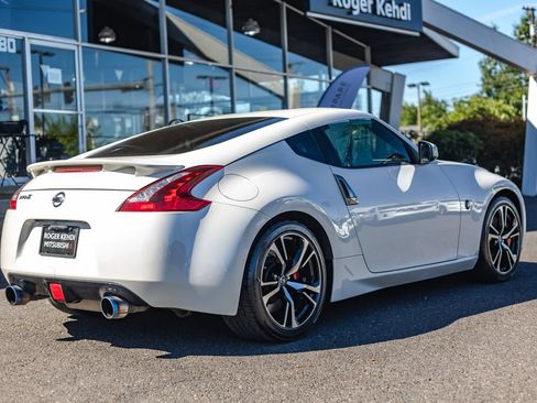 Used 2020 Nissan 370Z Coupe RWD image 7