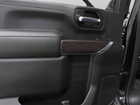 Used 2020 Chevrolet Silverado 2500 LTZ image 24