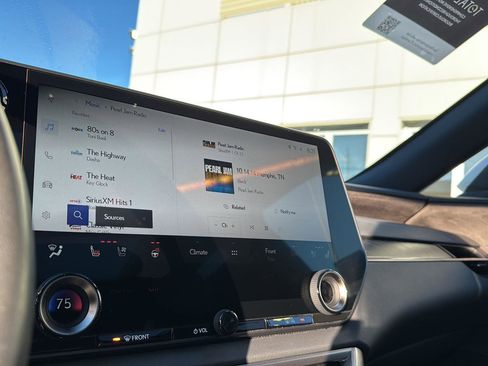 Certified 2024 Lexus RX 350 w/ Luxury Package image 22