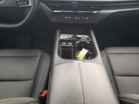 Used 2025 Nissan Murano SV image 20