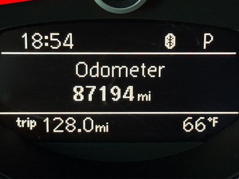 Used 2013 Volkswagen Beetle 2.0T image 12