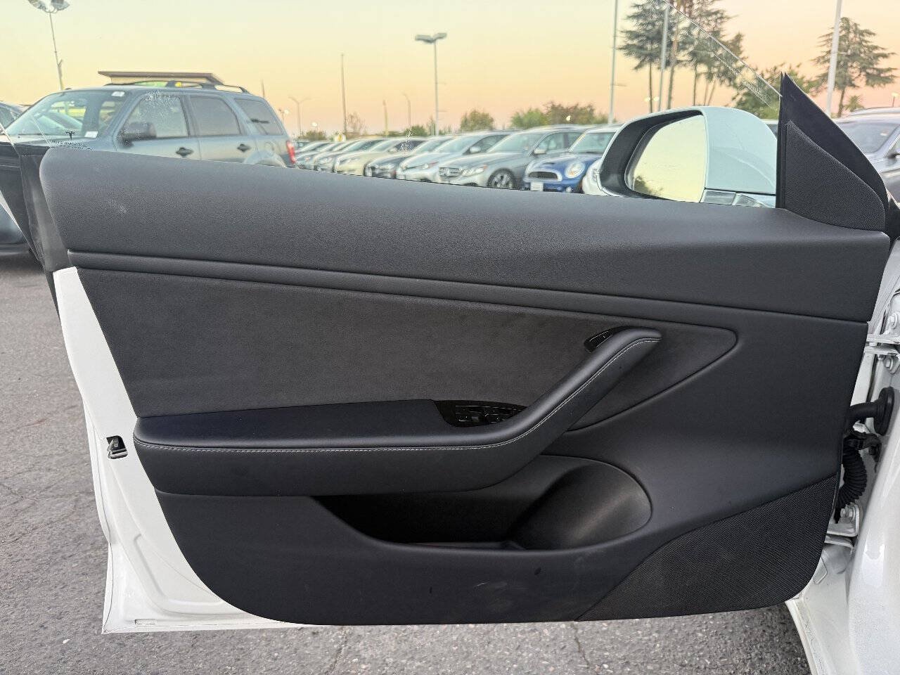 Used 2018 Tesla Model 3 Long Range RWD image 11