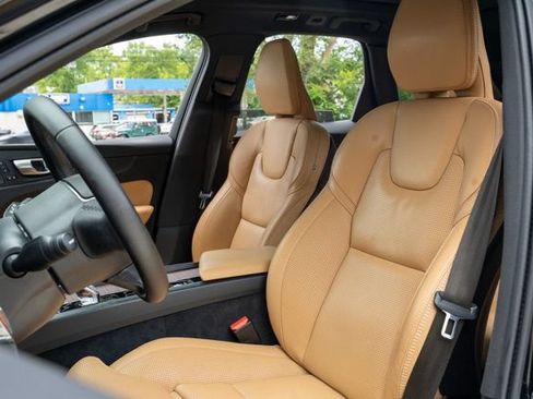 Used 2024 Volvo XC60 B5 Ultimate w/ Protection Package Premier AWD/4WD image 19