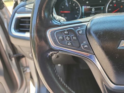 Used 2018 Chevrolet Equinox Premier FWD image 16