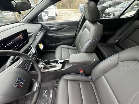 New 2026 Buick Envista Sport Touring image 17