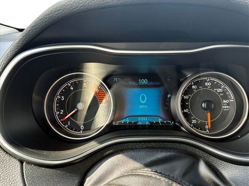 Used 2019 Jeep Cherokee Limited AWD/4WD image 9
