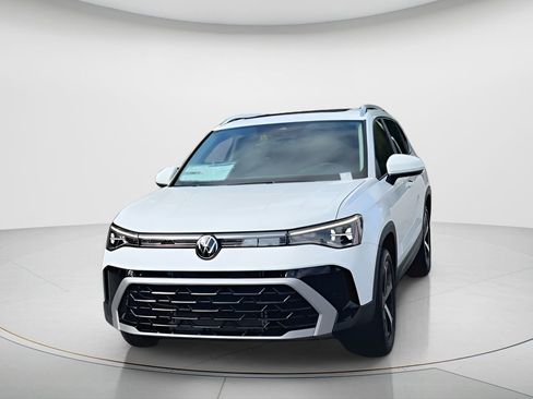 New 2026 Volkswagen Taos SEL image 3