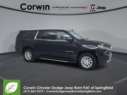 Used 2024 Chevrolet Suburban LT image 1