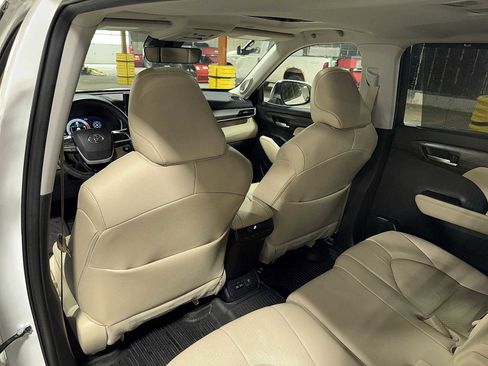 Used 2023 Toyota Highlander Limited AWD/4WD image 29