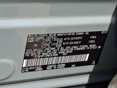 Used 2021 Toyota RAV4 XLE w/ Convenience Package FWD image 28