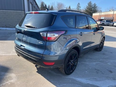 Used 2018 Ford Escape SE w/ SE Sport Appearance Package image 5