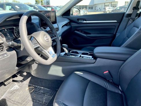Used 2025 Nissan Altima 2.5 SL FWD image 25