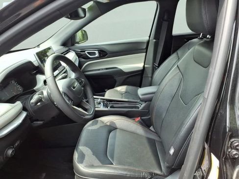 Used 2023 Jeep Compass Limited AWD/4WD image 13