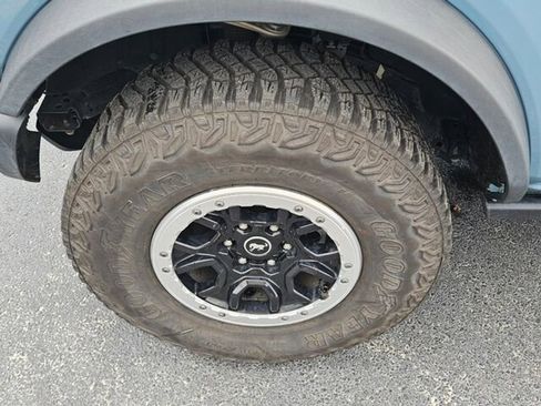 Used 2023 Ford Bronco Badlands image 18