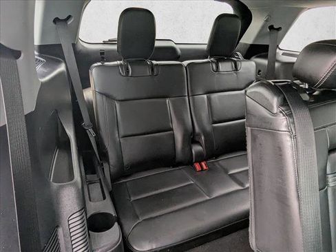 Used 2021 Ford Explorer XLT w/ Equipment Group 202A image 21