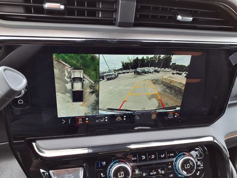 New 2026 GMC Sierra 2500 AT4 w/ AT4 Premium Plus Package AWD/4WD image 5