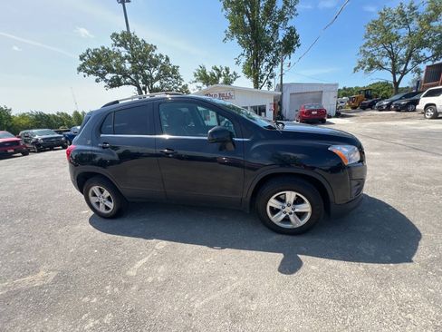 Used 2016 Chevrolet Trax LT w/ LT Convenience Package AWD/4WD image 4