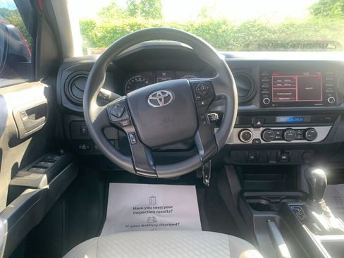Used 2022 Toyota Tacoma SR AWD/4WD image 17