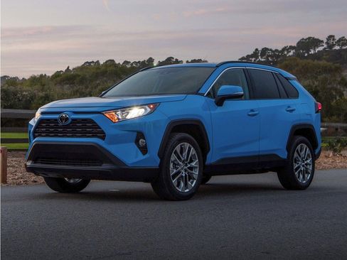 Used 2019 Toyota RAV4 XLE Premium FWD image 1