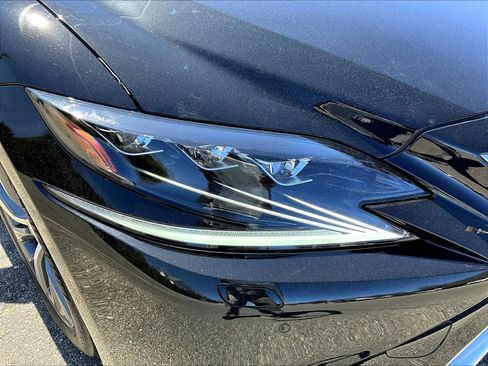 Used 2019 Lexus LS 500 AWD image 33