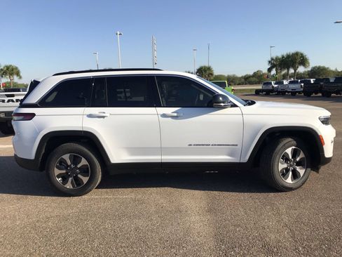 New 2025 Jeep Grand Cherokee Limited 4xe AWD/4WD image 8