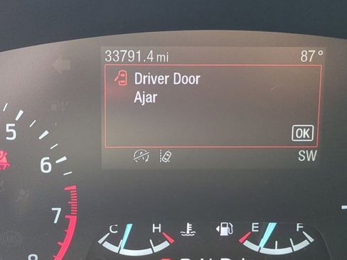 Used 2020 Ford Escape SEL image 9