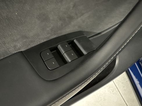 Used 2024 Tesla Model Y Long Range AWD/4WD image 29