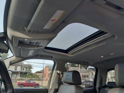 Used 2015 GMC Sierra 2500 Denali w/ Duramax Plus Package image 10