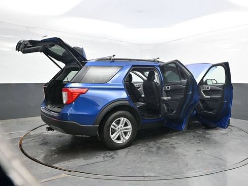 Used 2022 Ford Explorer XLT w/ Equipment Group 202A AWD/4WD image 50