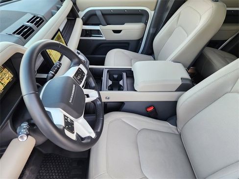 Used 2024 Land Rover Defender 110 S image 12