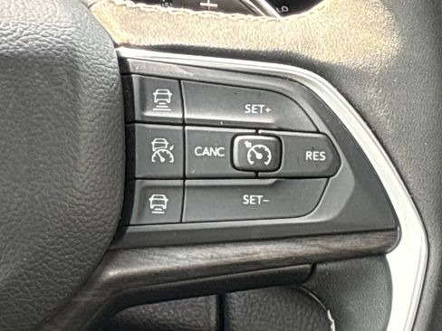 Certified 2024 Jeep Grand Cherokee Limited w/ Black Appearance Package AWD/4WD image 23