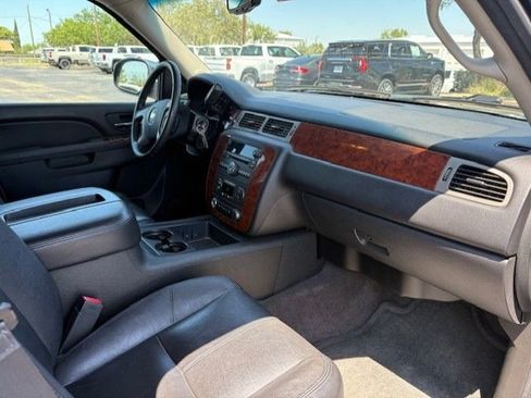 Used 2014 Chevrolet Tahoe LT w/ Texas Edition RWD image 16