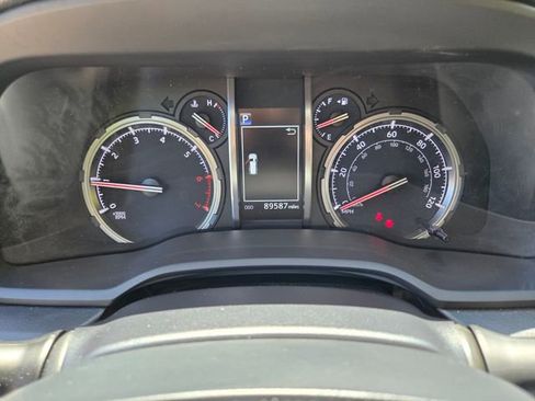 Used 2021 Toyota 4Runner Limited AWD/4WD image 30