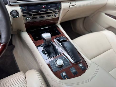 Used 2014 Lexus LS 460 AWD w/ Comfort Package image 15