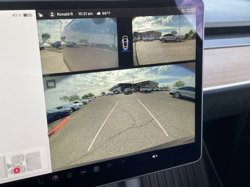 Used 2025 Tesla Model Y Long Range image 29