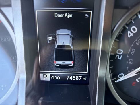 Used 2022 Toyota Tacoma SR5 RWD image 15