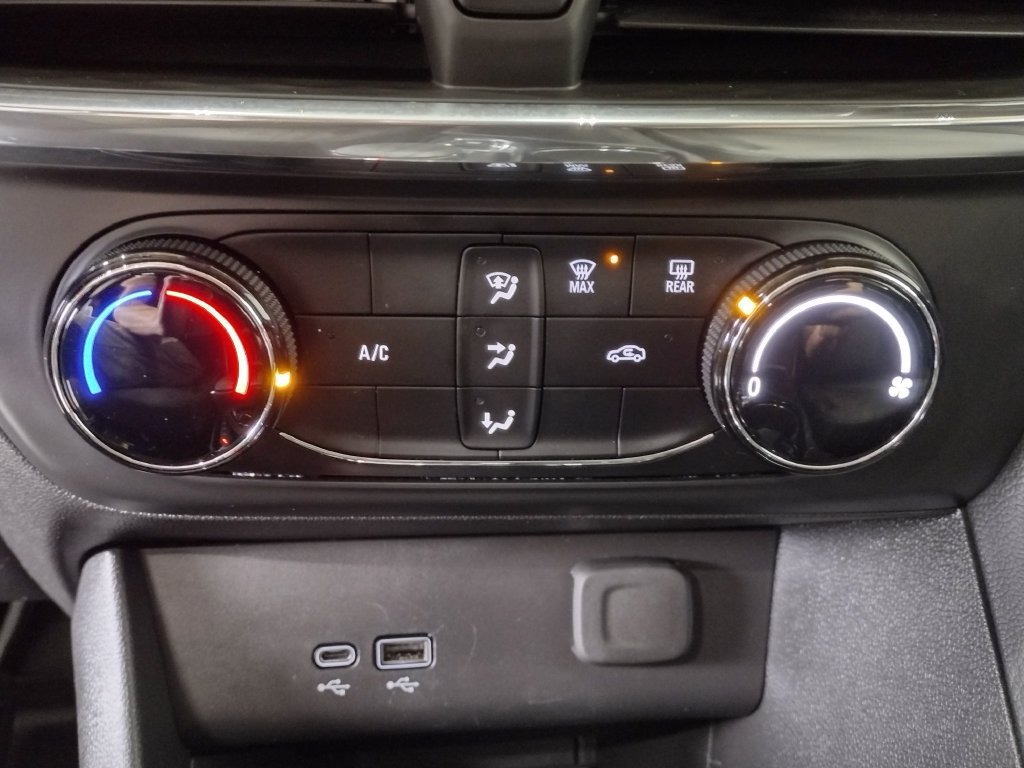 Used 2025 Buick Encore GX Preferred FWD image 25