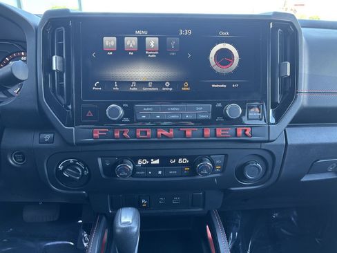 Used 2025 Nissan Frontier PRO-4X AWD/4WD image 18