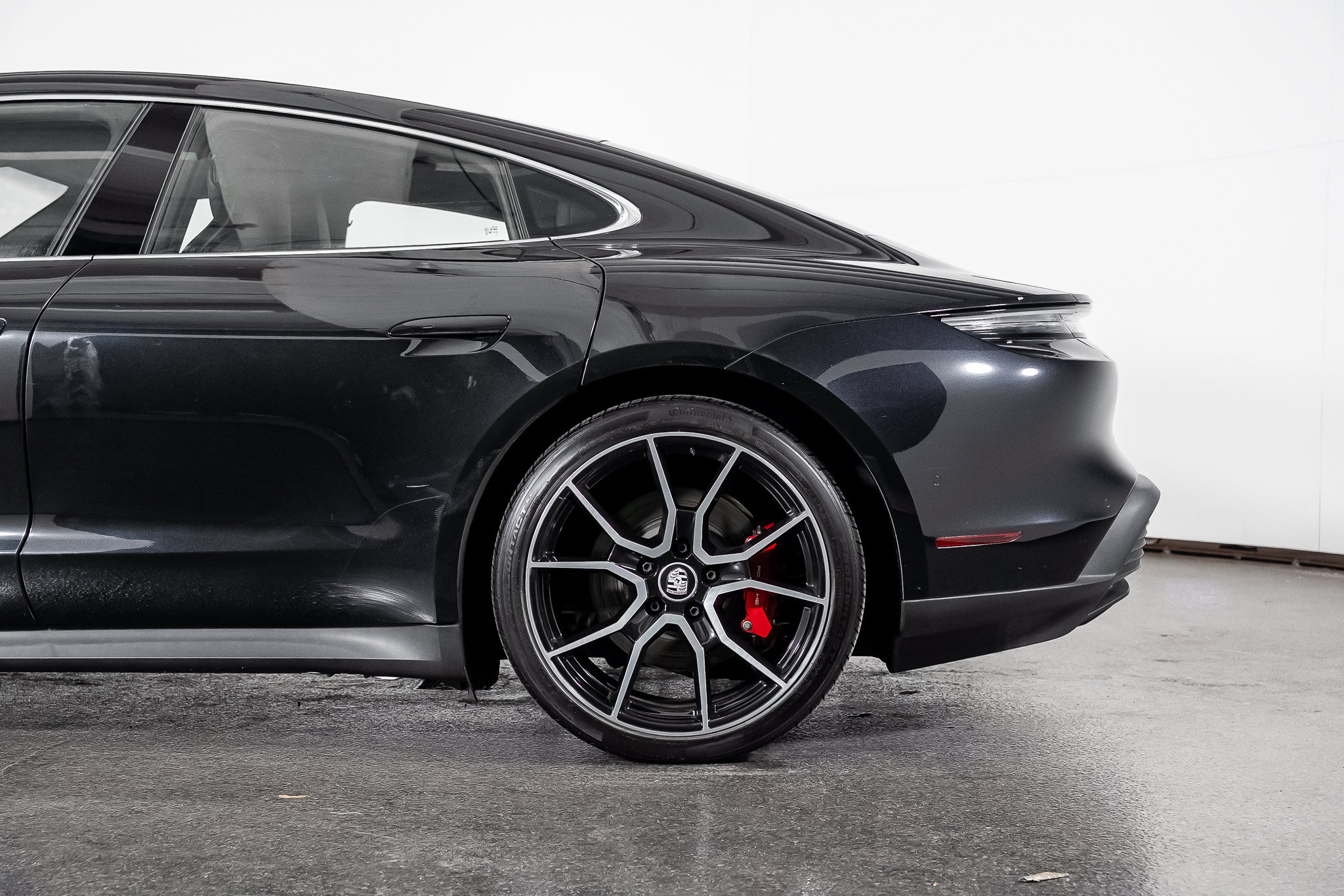 Used 2024 Porsche Taycan 4S AWD/4WD image 18