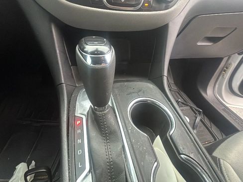 Used 2018 Chevrolet Equinox LS image 16