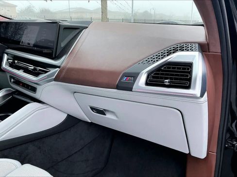 Used 2025 BMW XM image 17