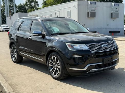 Used 2019 Ford Explorer Platinum AWD/4WD image 4