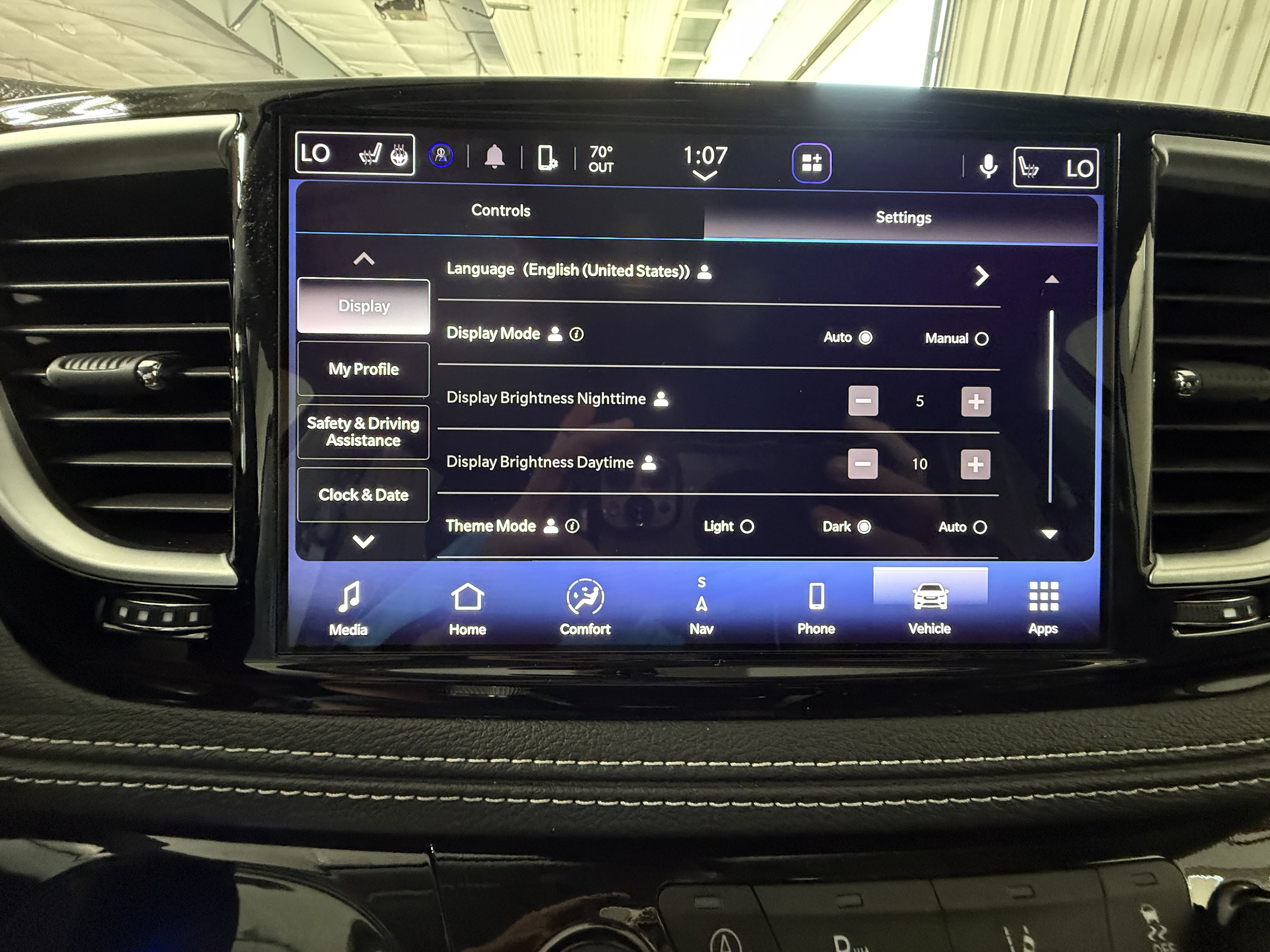 Used 2024 Chrysler Pacifica Limited w/ Trailer Tow Group FWD image 31