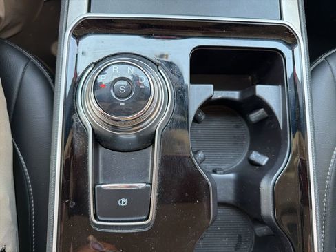 Used 2020 Ford Edge SEL w/ Convenience Package image 18