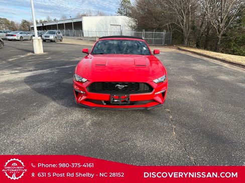 Used 2018 Ford Mustang Premium image 4