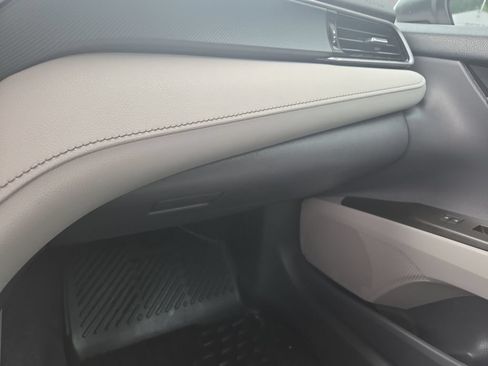 Used 2023 Toyota Camry SE AWD/4WD image 10