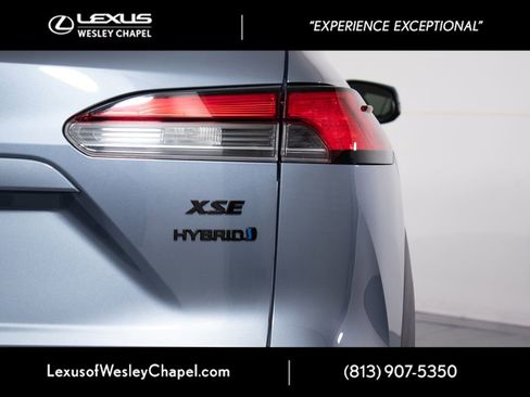 Used 2024 Toyota Corolla Cross AWD Hybrid w/ Convenience Package image 8