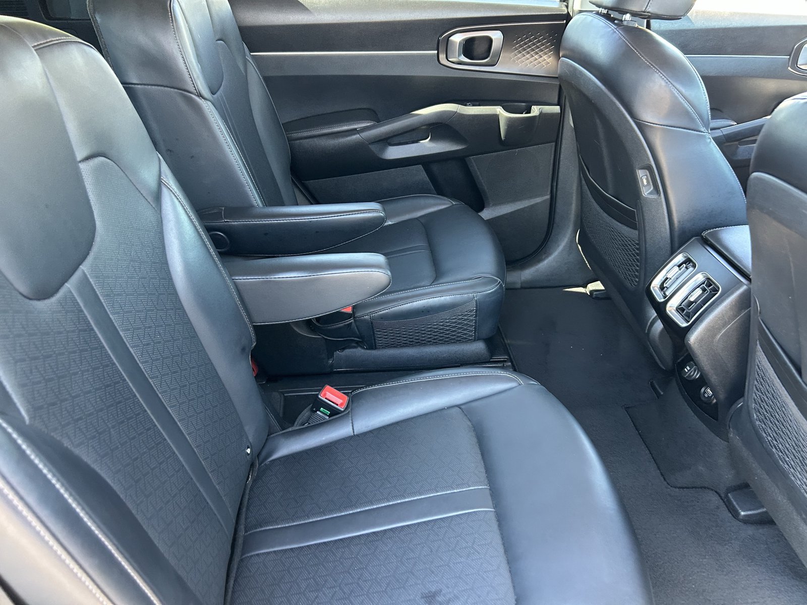 Used 2023 Kia Sorento EX AWD/4WD image 14